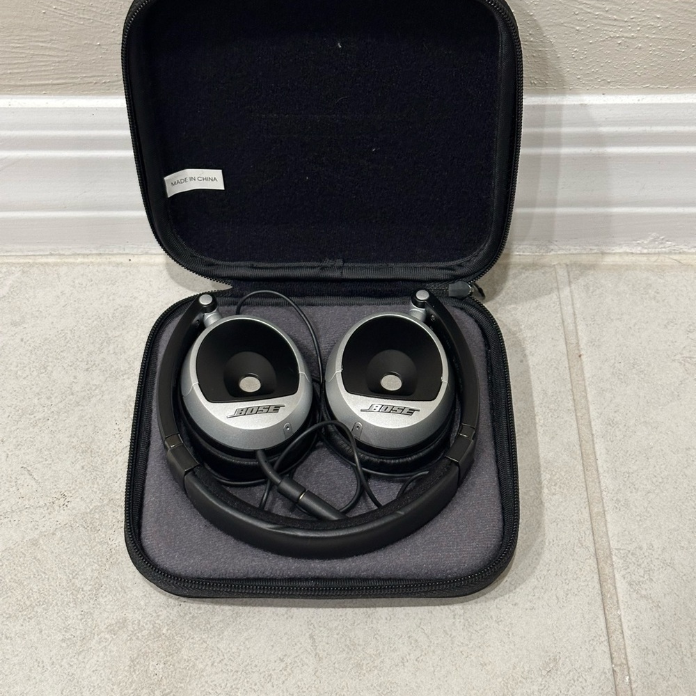 Bose Dual-Tone Headphones with Case